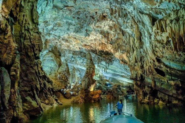 Hanoi - lot do Dong Hoi - Jaskinie Phong Nha (Ś)