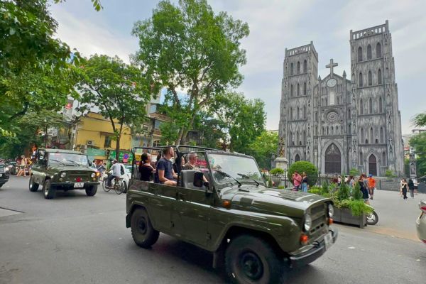 Półdniowa wycieczka Jeepem po Hanoi - Półdniowe zwiedzanie miasta (S, O)