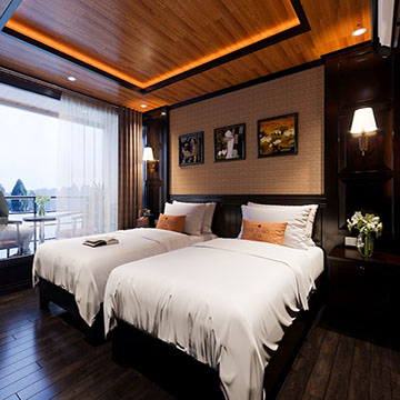 Bai Tho Junk (Night Boat)